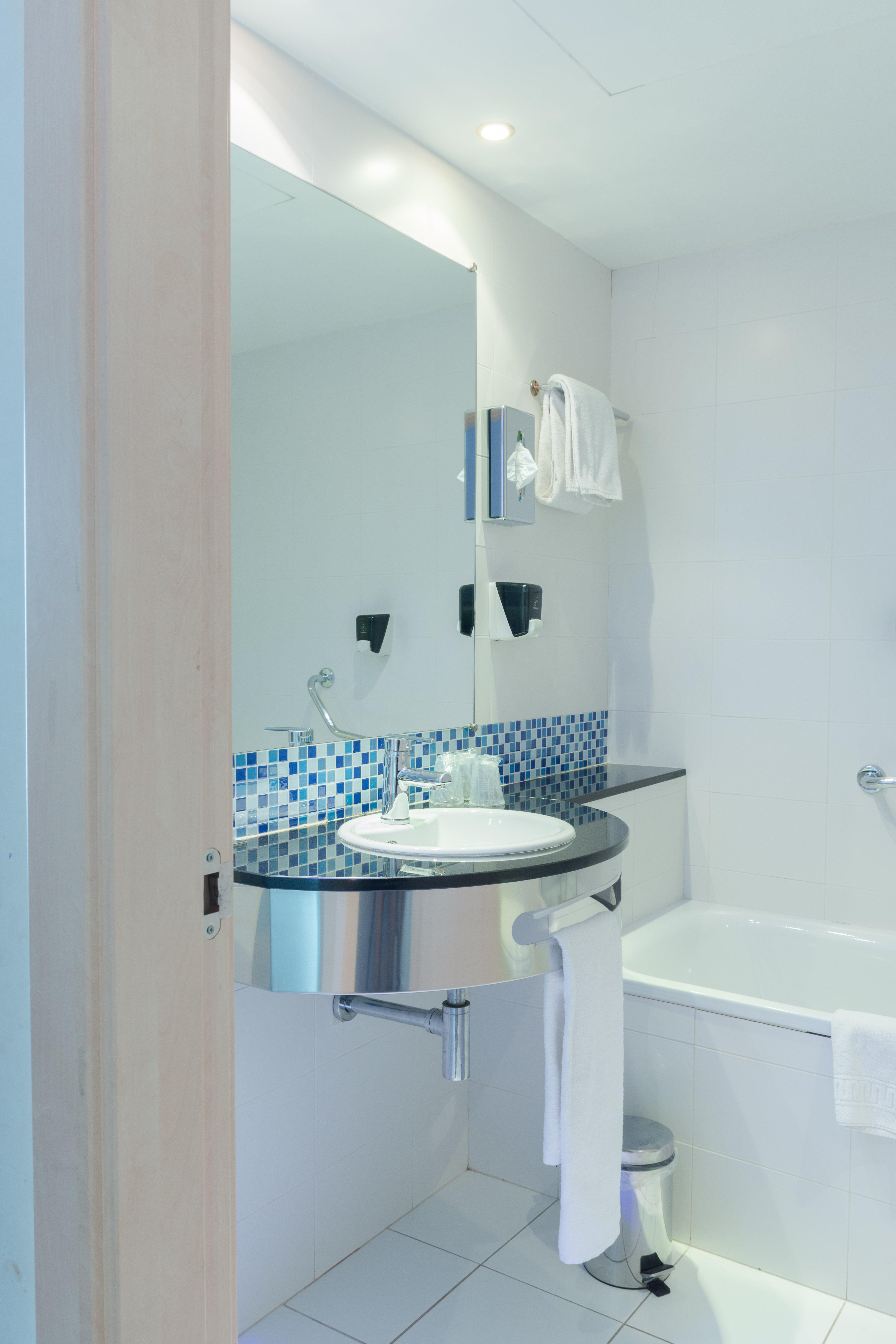 Holiday Inn Express Madrid Leganes By Ihg Экстерьер фото