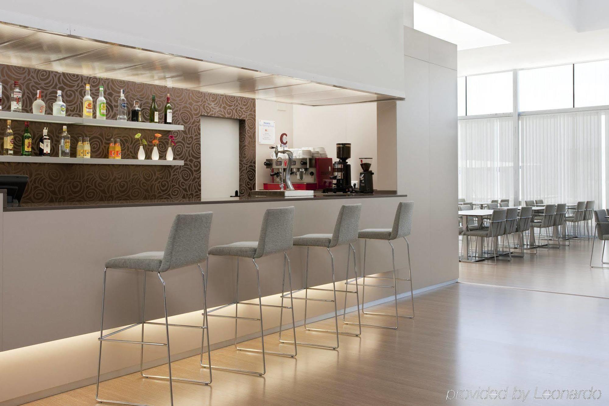 Holiday Inn Express Madrid Leganes By Ihg Ресторан фото