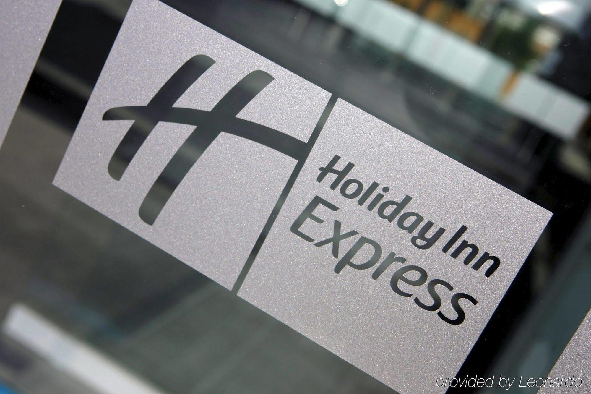 Holiday Inn Express Madrid Leganes By Ihg Экстерьер фото